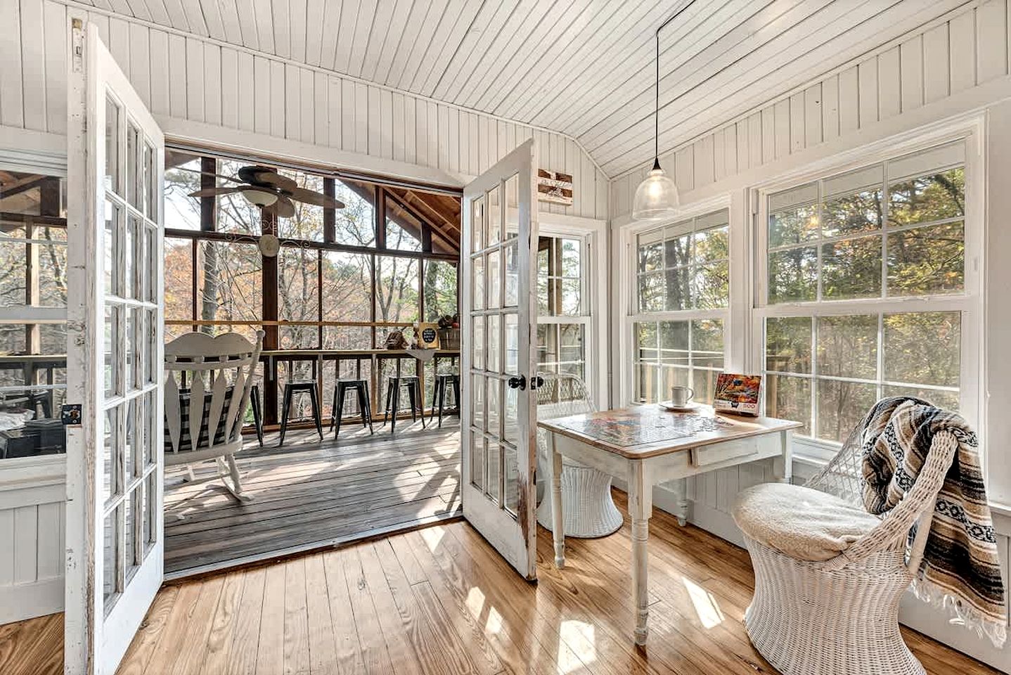 Embrace Nature in this Incredible Cabin in Siloam Springs, Arkansas