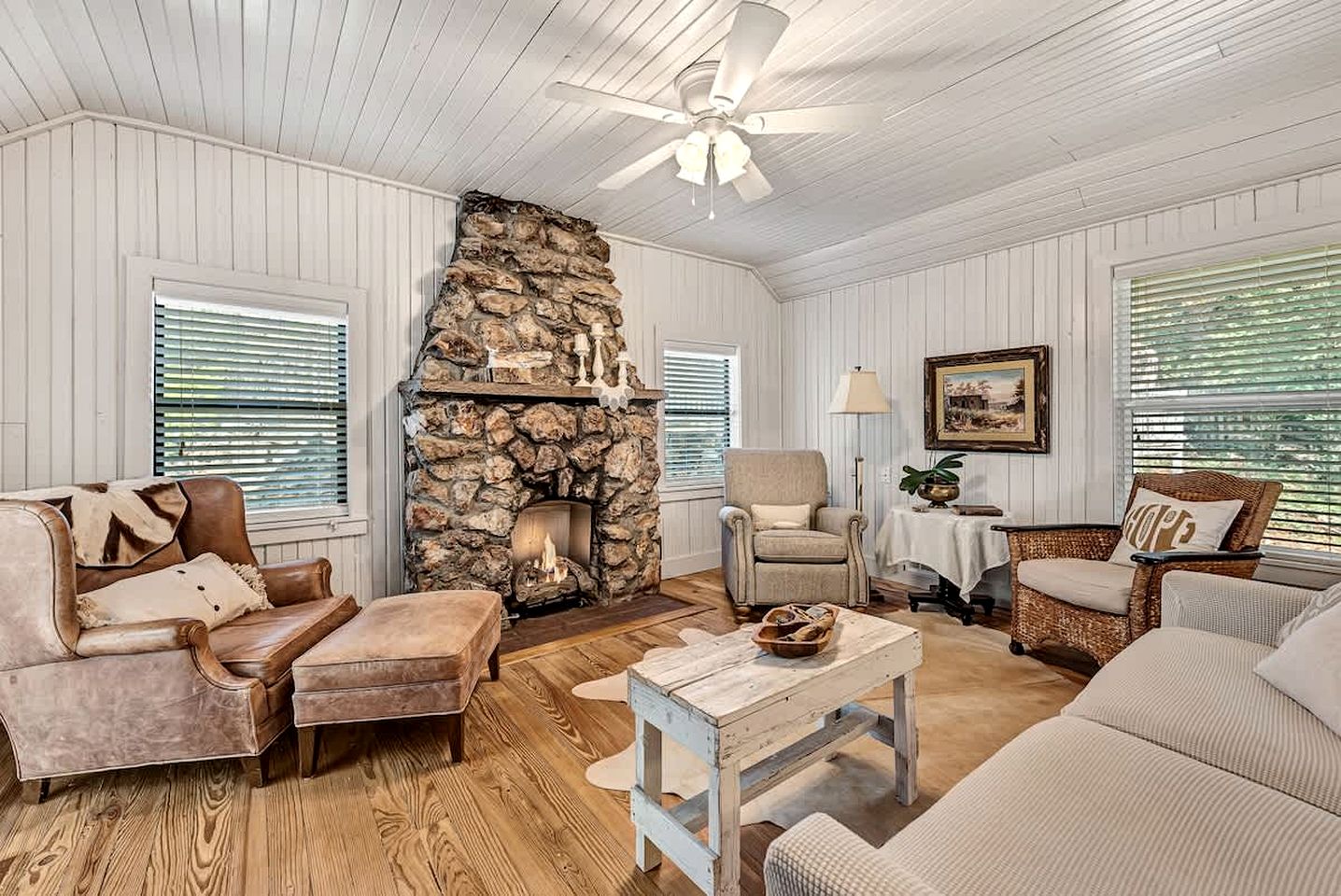 Embrace Nature in this Incredible Cabin in Siloam Springs, Arkansas