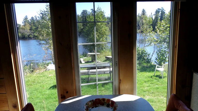 Cabins (Sudbury, Ontario, Canada)