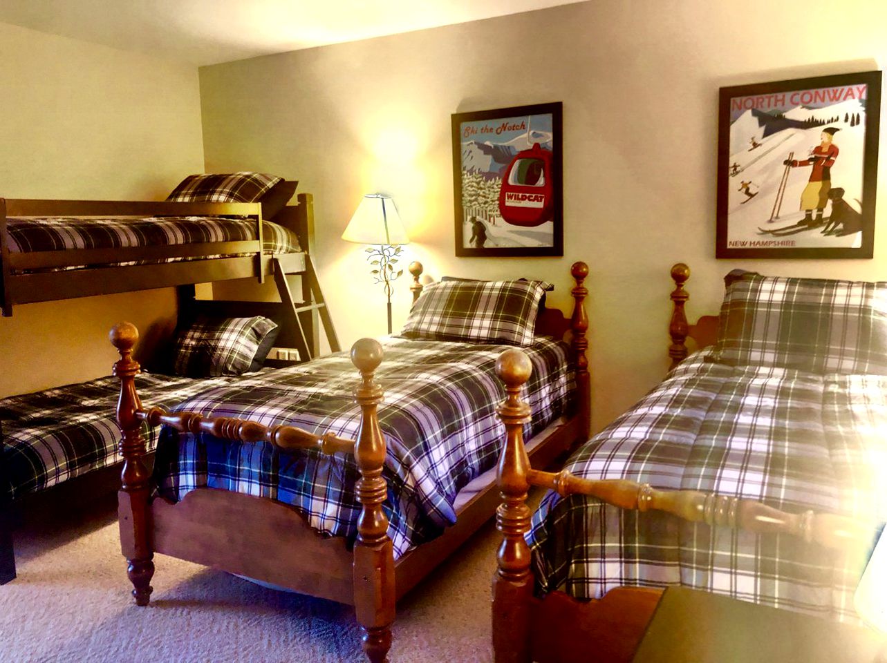 RU - H8 Gorgeous Stone Hill Townhome in the heart of Bretton Woods Great views huge kitchen fireplace in New Hampshire