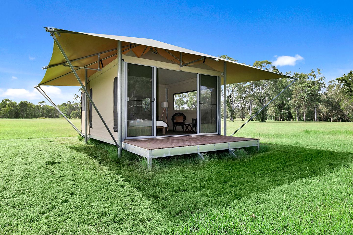 Luxury Glamping Tent with Ensuite Bathroom near Noosa in Queensland