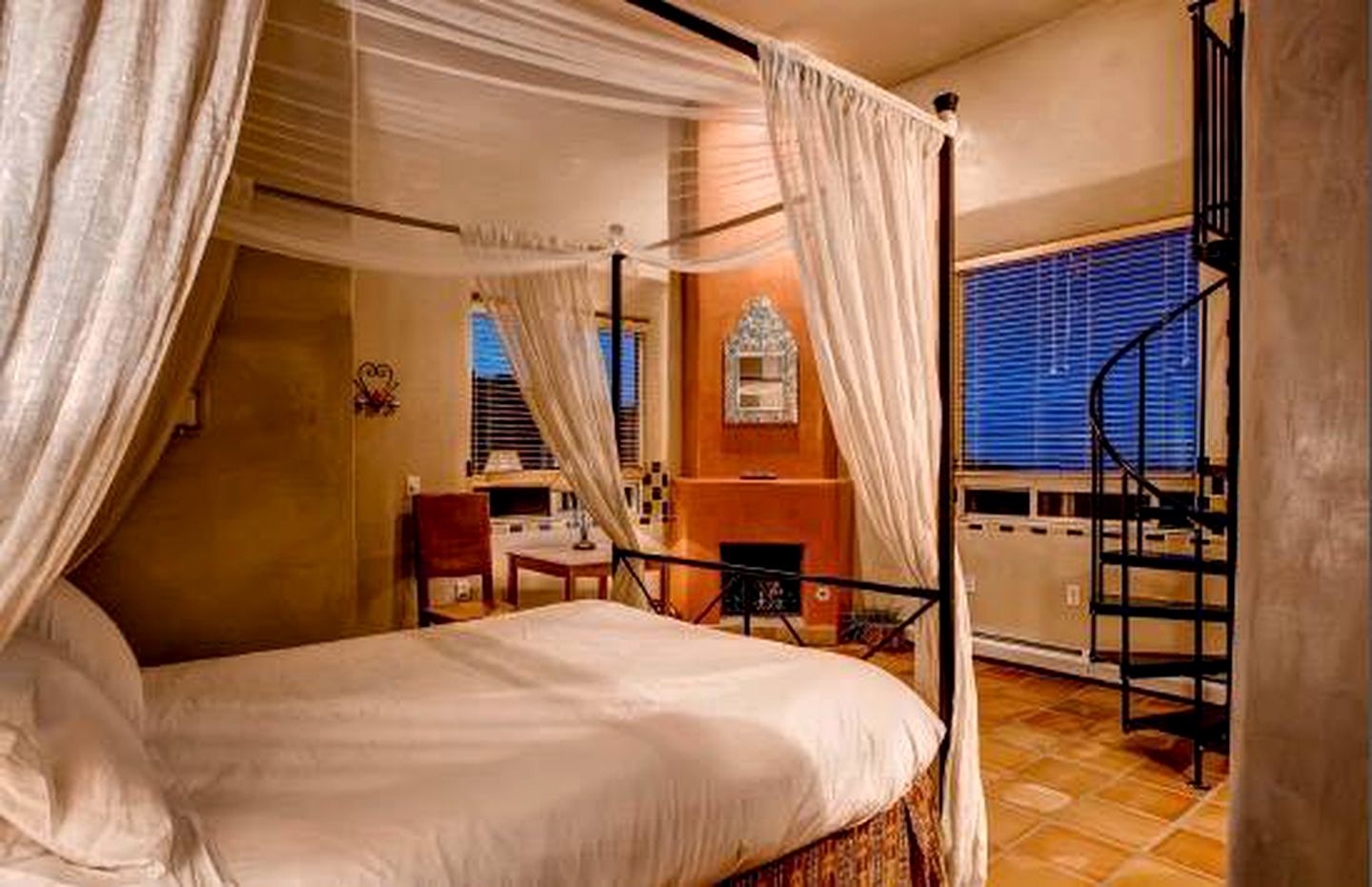 Luxury Staycation with Mountain Views near Albuquerque, New Mexico