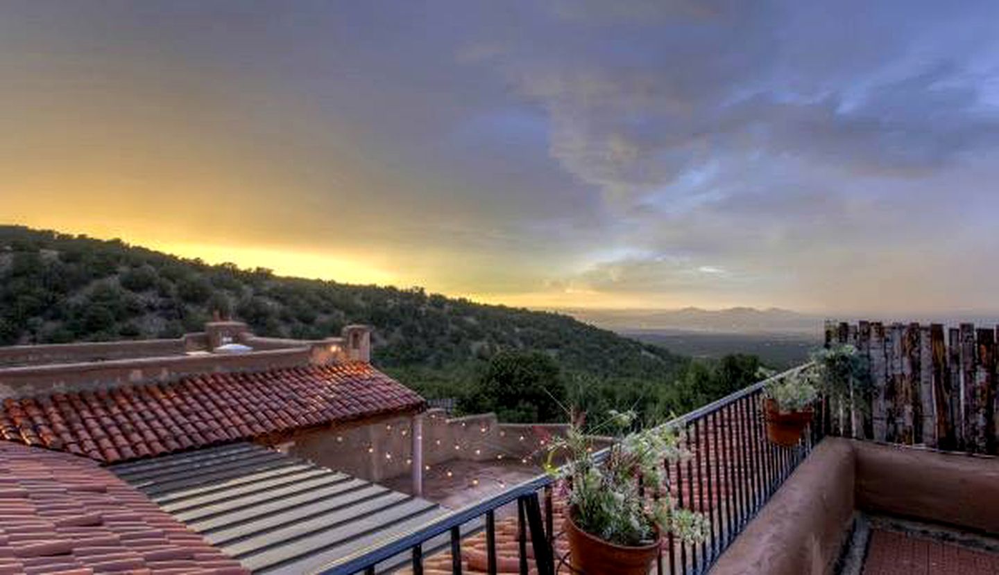 Luxury Staycation with Mountain Views near Albuquerque, New Mexico