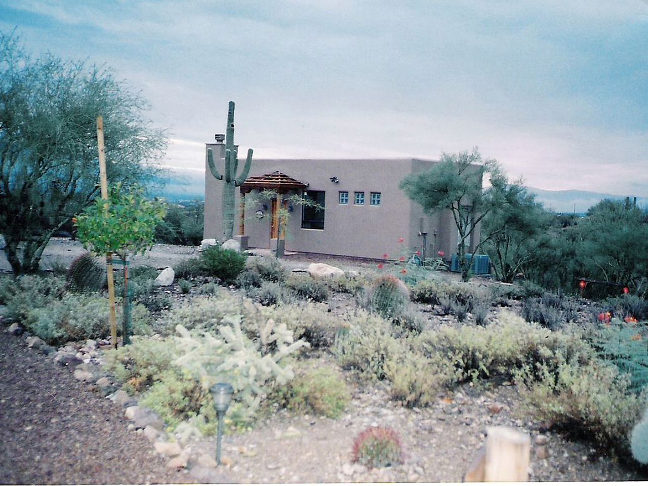 Romantic Vacation Rental with Beehive Fireplace near Catalina Foothills, Arizona