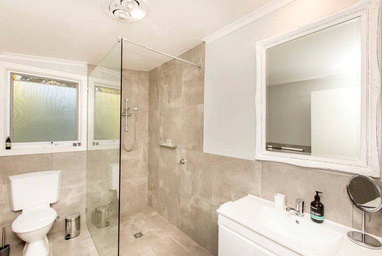 Nature Lodges (Strzelecki, Victoria, Australia)