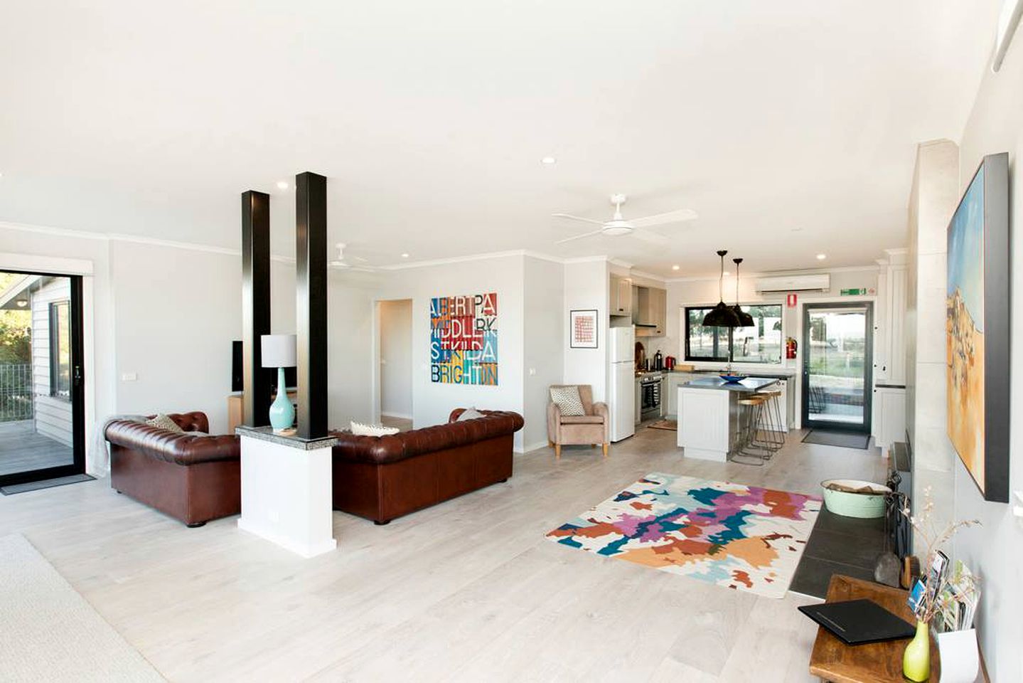 Romantic Holiday Rental for Couples in Strzelecki Hills near Melbourne, Victoria