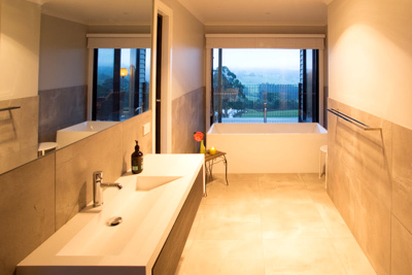 Romantic Holiday Rental for Couples in Strzelecki Hills near Melbourne, Victoria