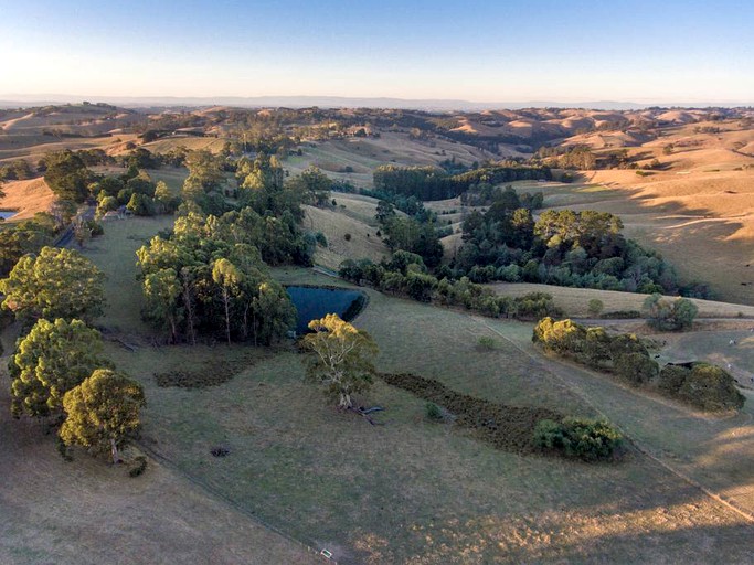 Nature Lodges (Strzelecki, Victoria, Australia)