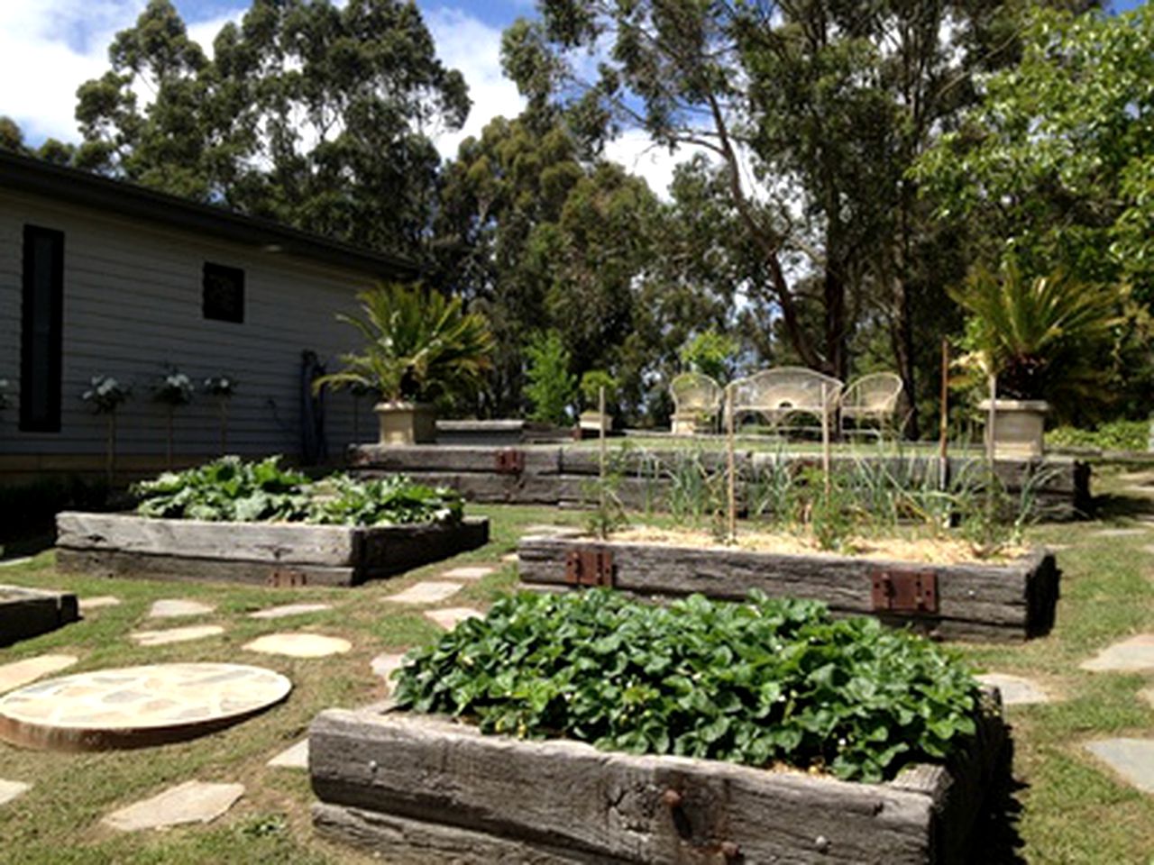 Romantic Holiday Rental for Couples in Strzelecki Hills near Melbourne, Victoria