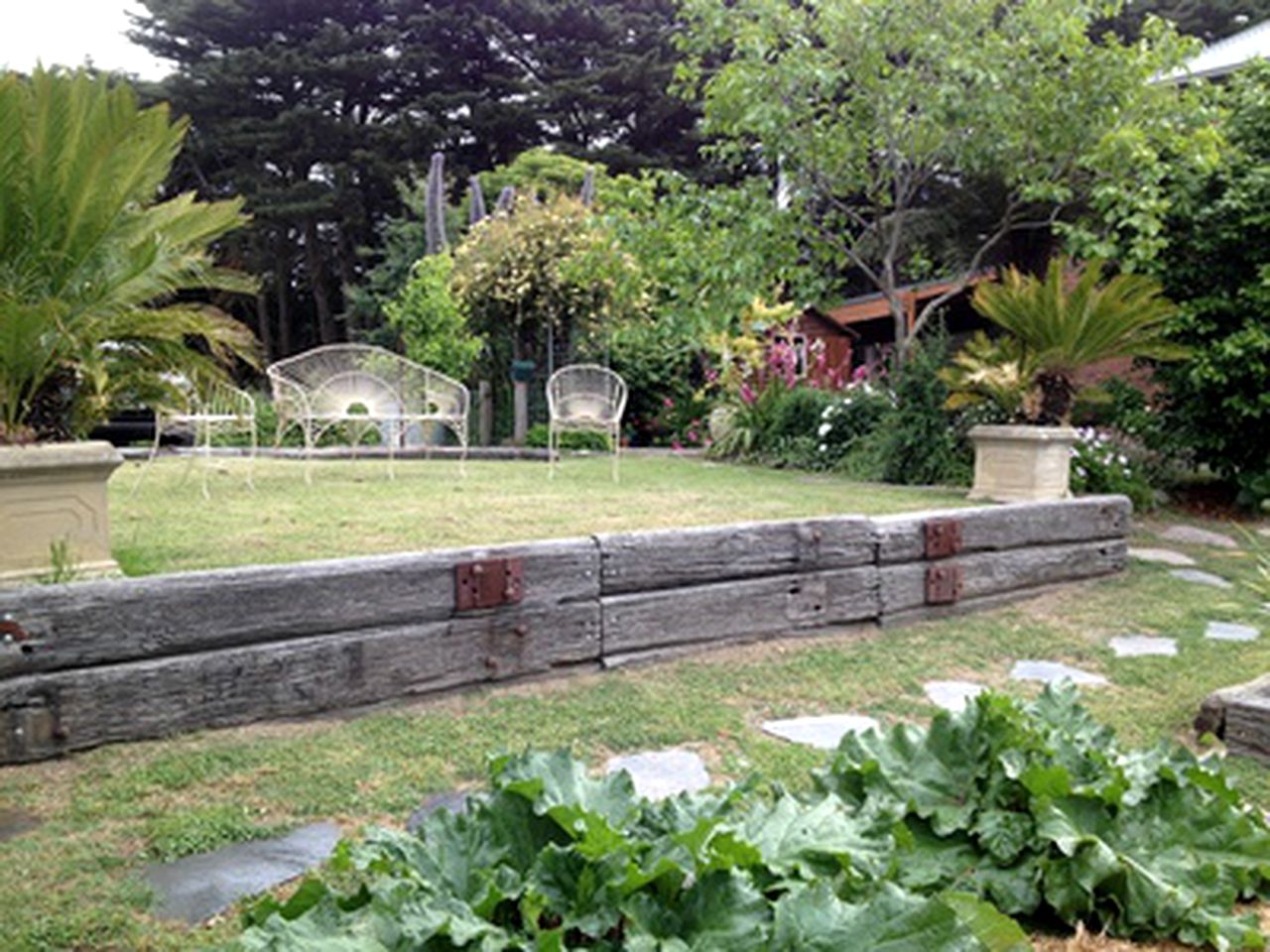 Romantic Holiday Rental for Couples in Strzelecki Hills near Melbourne, Victoria