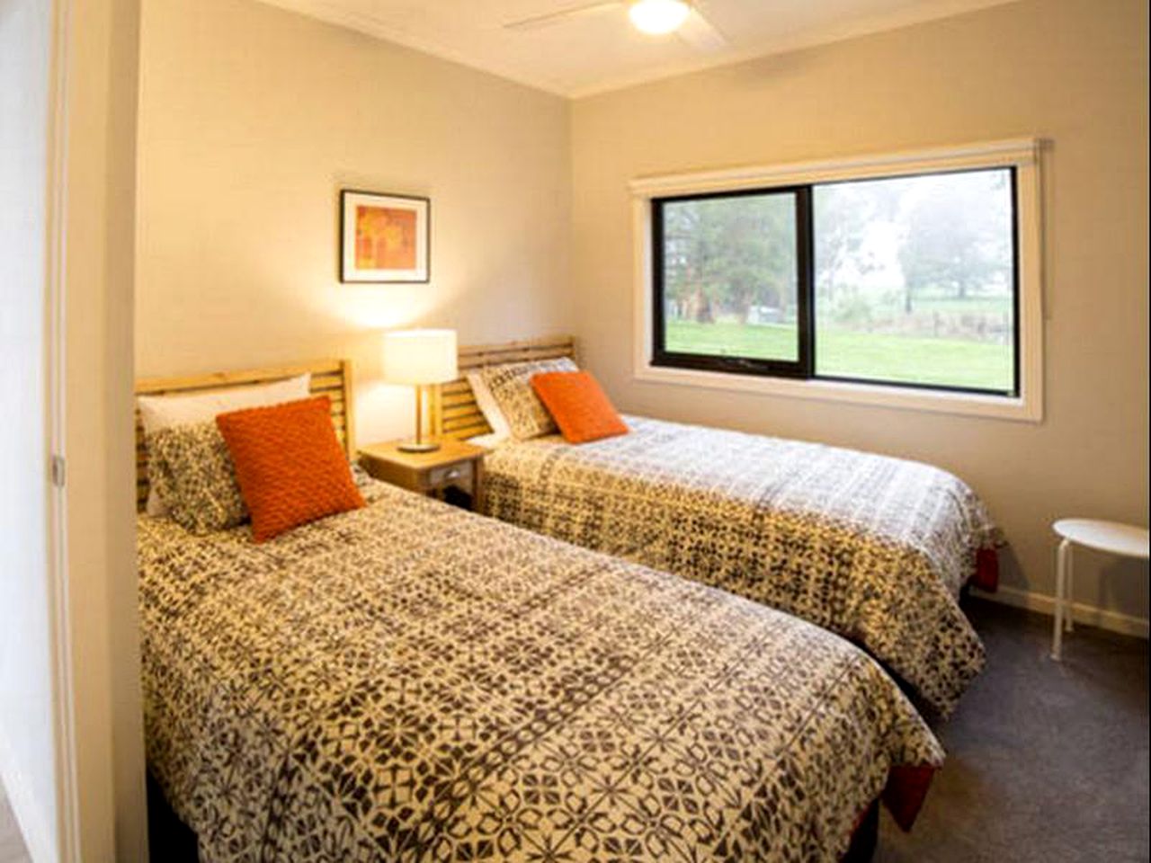 Romantic Holiday Rental for Couples in Strzelecki Hills near Melbourne, Victoria