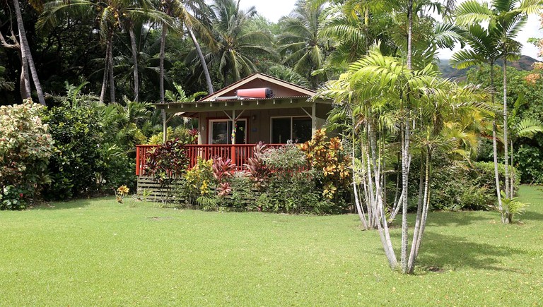 Cottage With Private Beach In Molokai Hawaii