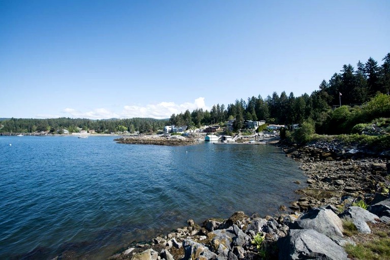 Cottages (Halfmoon Bay, British Columbia, Canada)