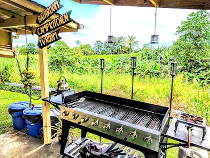 Cabins (Pepeekeo, Hawaii, United States)
