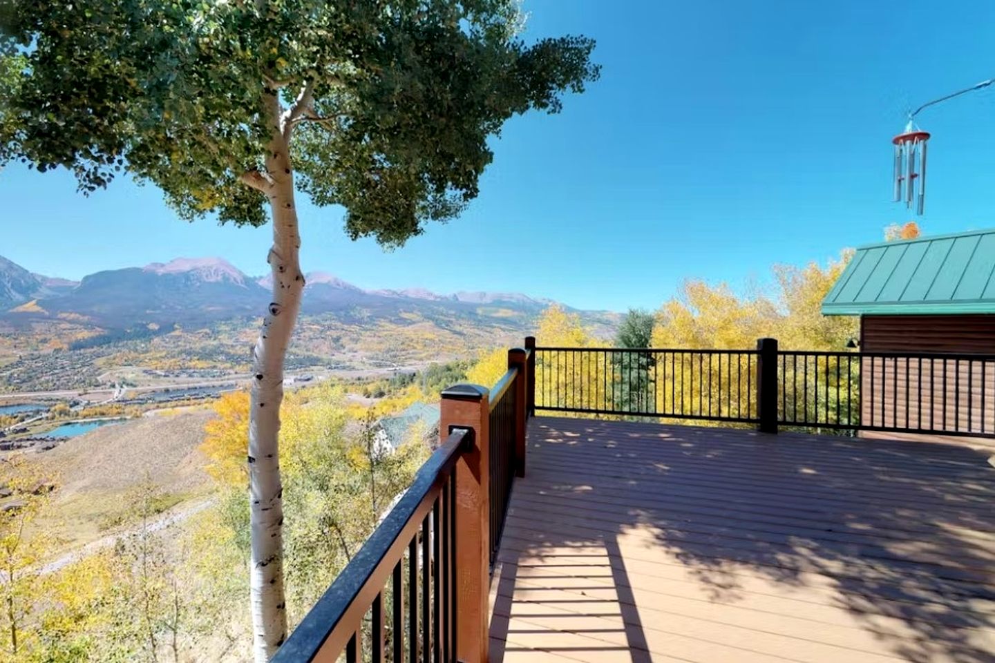 Spacious Cabin BBQ, Ping Pong Table and Deck in Silverthorne, Colorado