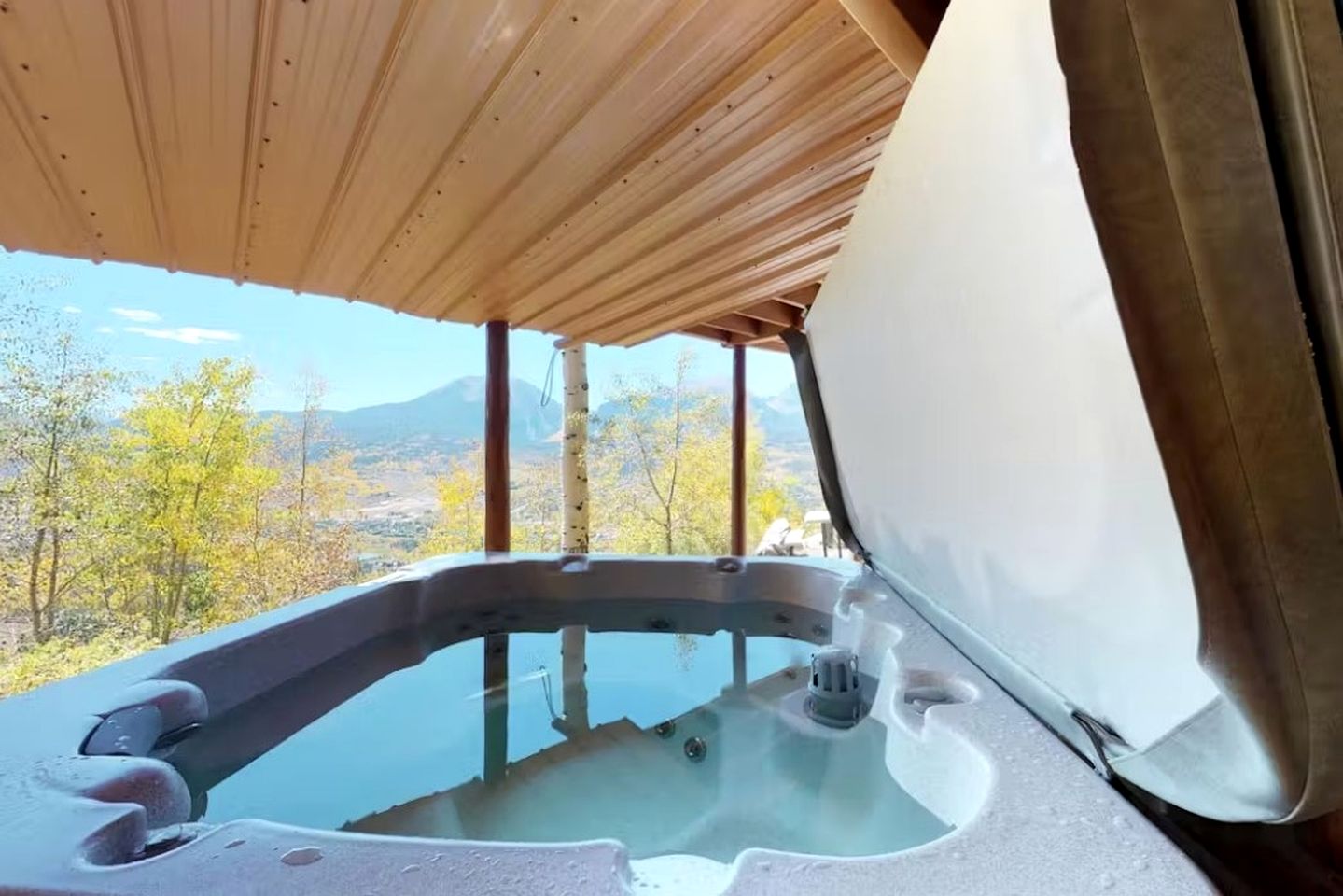 Spacious Cabin BBQ, Ping Pong Table and Deck in Silverthorne, Colorado