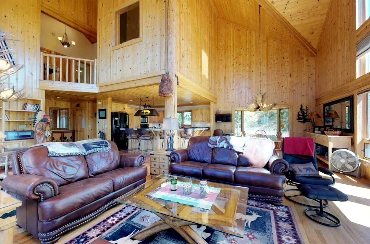 Spacious Cabin BBQ, Ping Pong Table and Deck in Silverthorne, Colorado