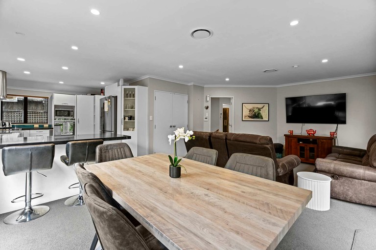 Vacation Rentals (New Zealand, Hamilton, North Island)