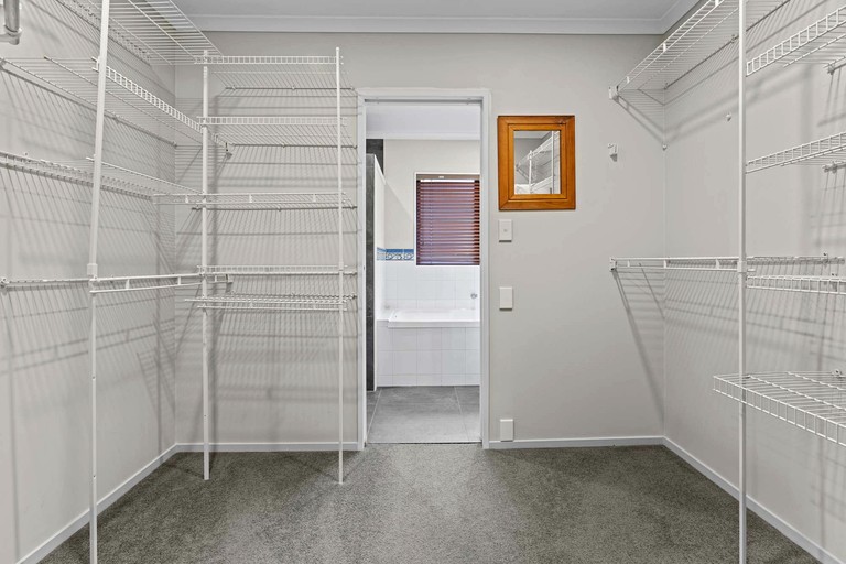 Vacation Rentals (New Zealand, Hamilton, North Island)