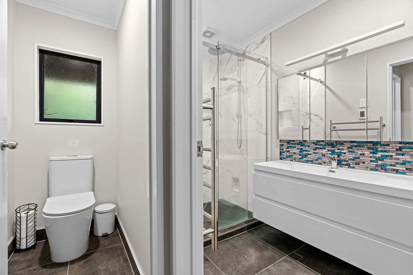 Modern Two-Level Townhouse with Private Studio Near Chartwell | Hamilton, NZ