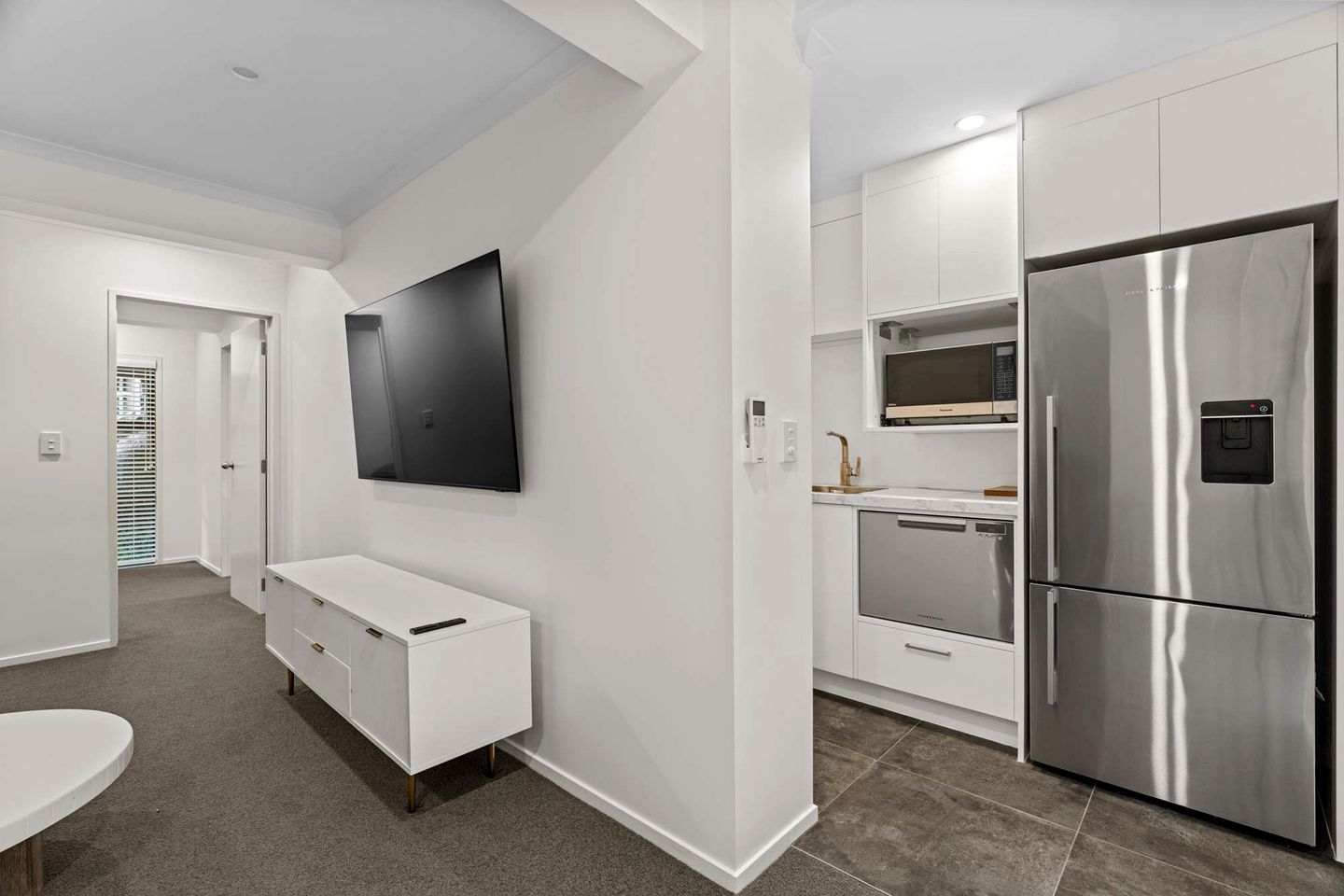 Modern Two-Level Townhouse with Private Studio Near Chartwell | Hamilton, NZ