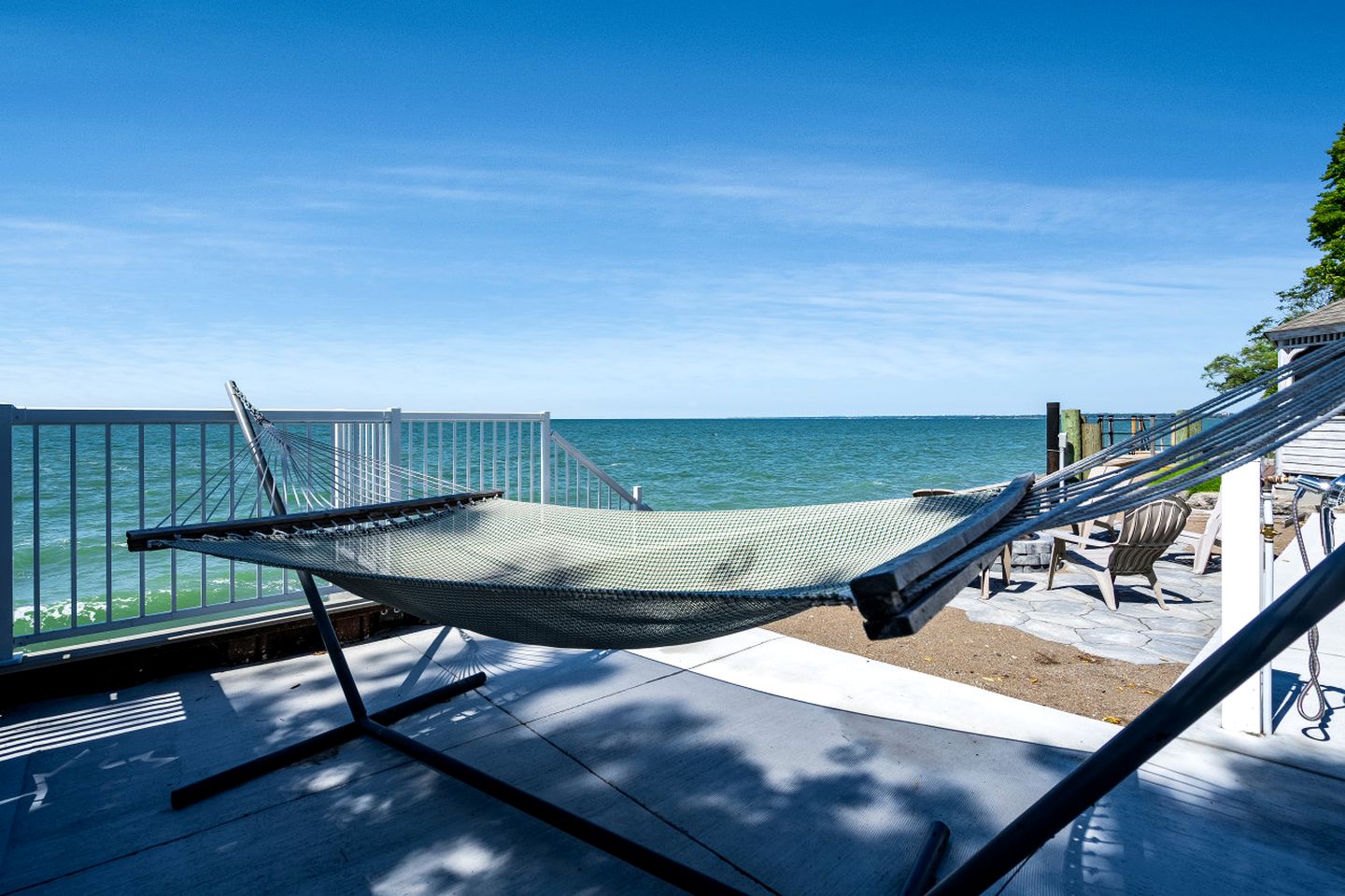 Gorgeous Cottage with Fire Pit and Nice Beach Vistas in Leamington, Ontario