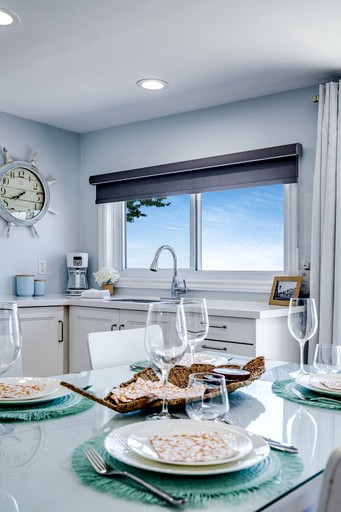 Cottages (Canada, Leamington, Ontario)