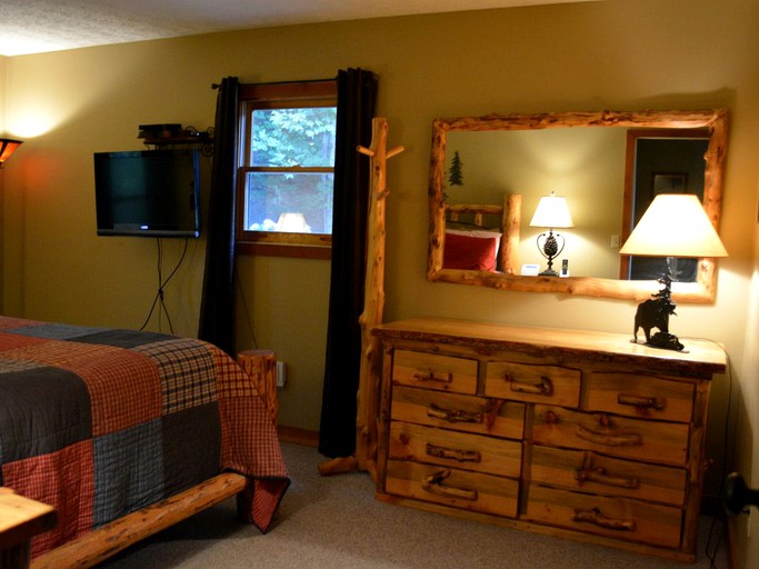 Handicap access Big Pine Cabin Rentals, Cabins, Blairsville, United