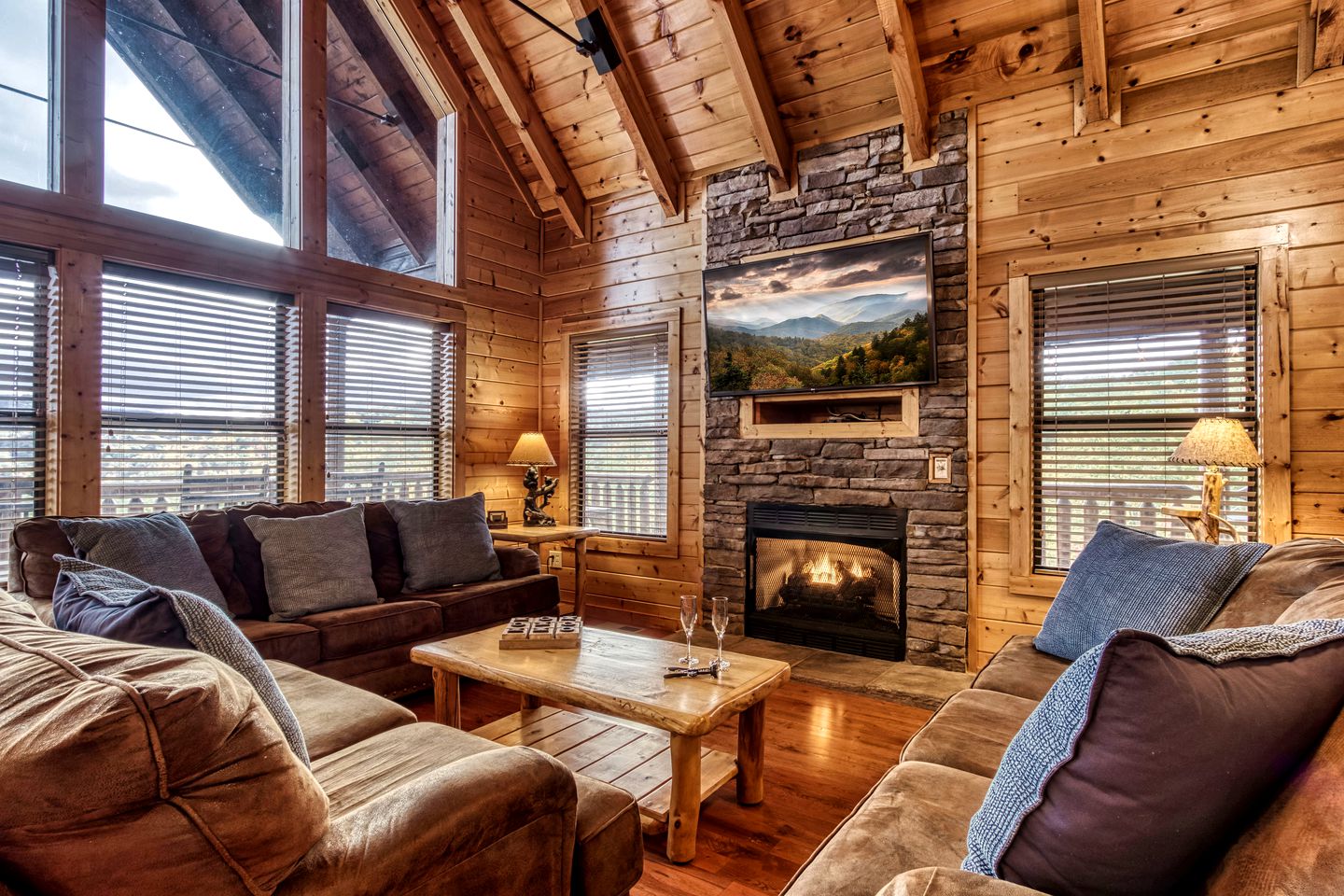 Smoky Mountain Views Cabin in Sevierville, Tennessee for Family Glamping