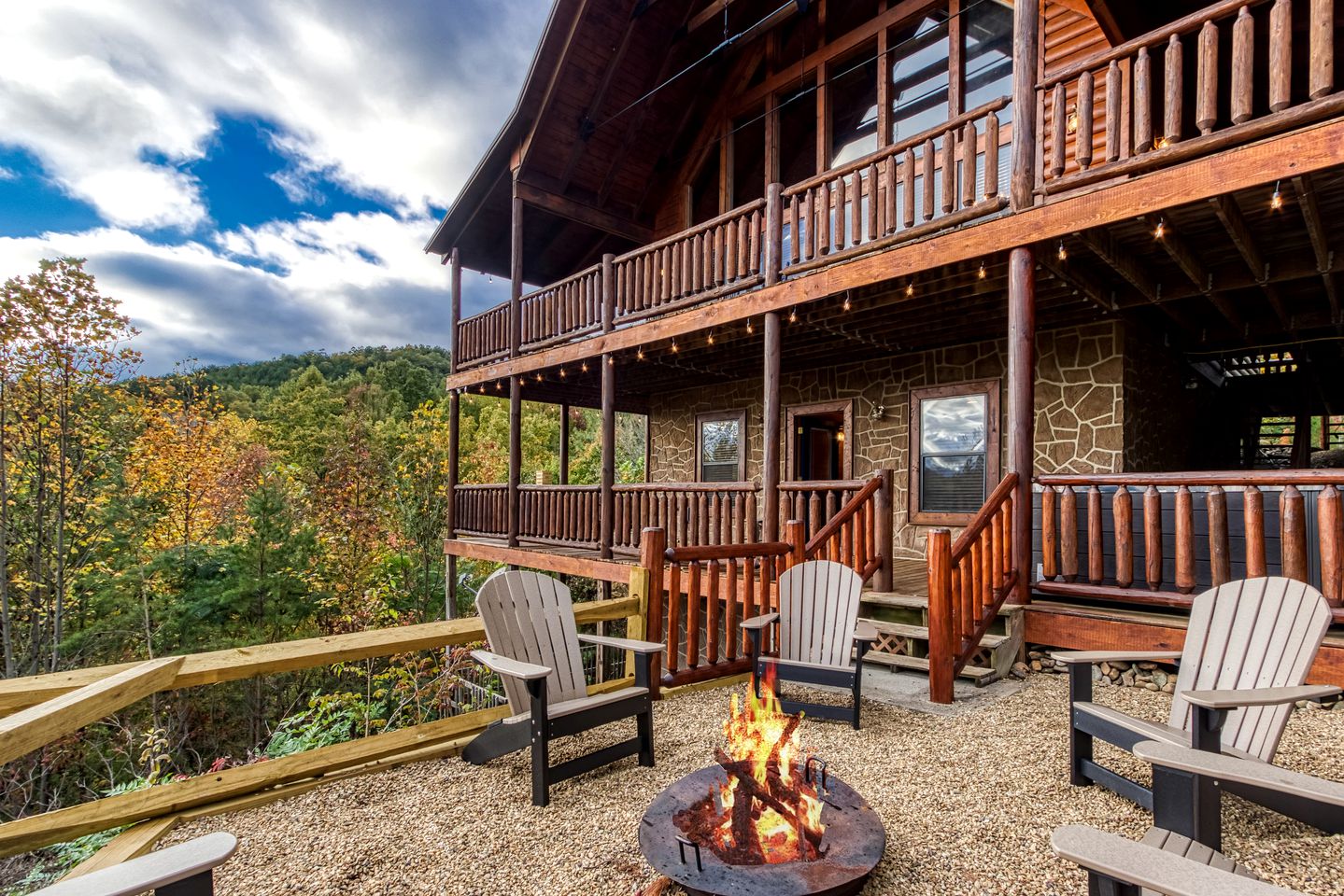 Smoky Mountain Views Cabin in Sevierville, Tennessee for Family Glamping