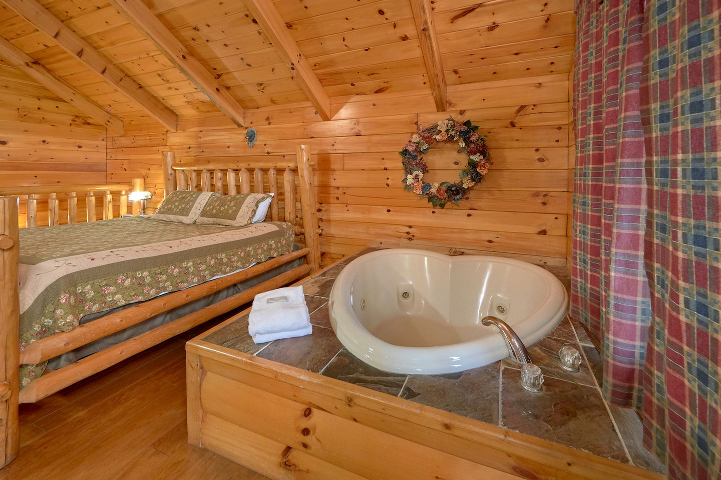 Romantic Log Cabin Getaway Ideal for Smoky Mountain Glamping