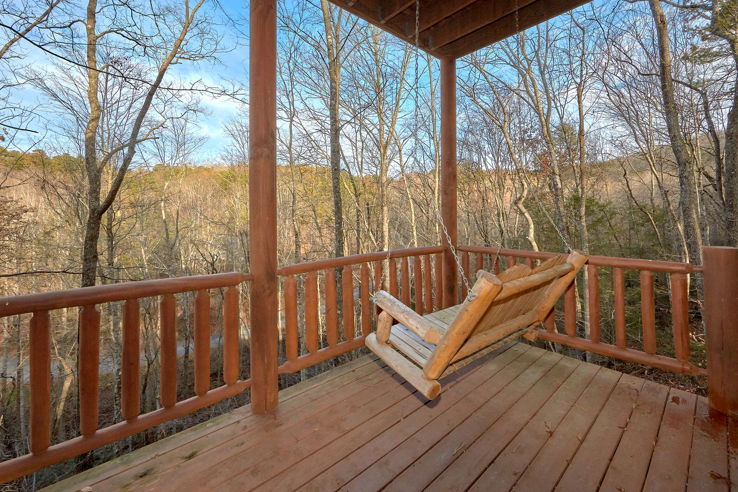 Romantic Log Cabin Getaway Ideal for Smoky Mountain Glamping