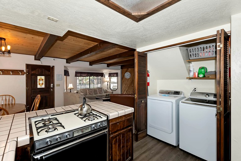 Cabins (United States of America, Big Bear City, California)