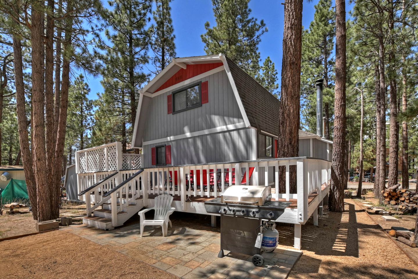 Tranquil Cabin with Barbecue and Beautiful Outdoor Living Space in Big Bear Lake, California