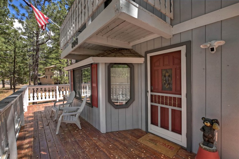 Cabins (United States of America, Big Bear City, California)