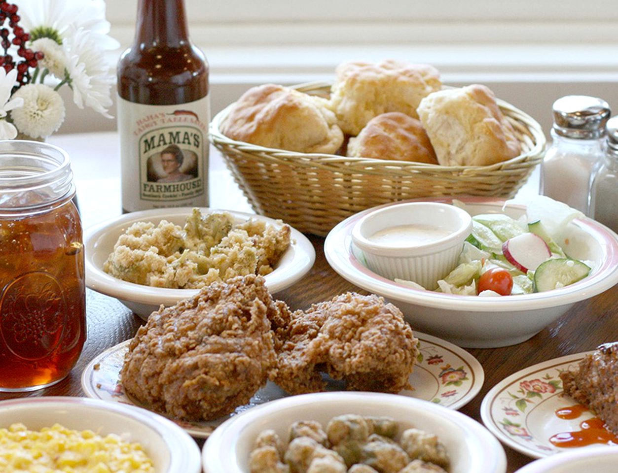 Cozy and Romantic Rental Cabin for Two with Private Hot Tub near Great Smoky Mountains in Gatlinburg, Tennessee