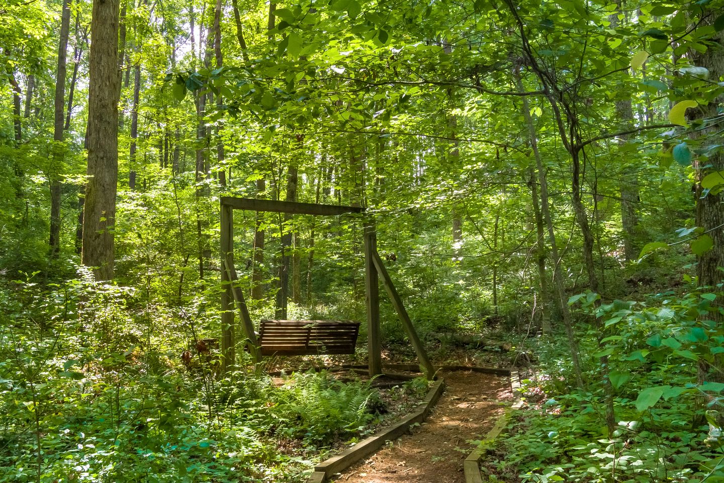 Peaceful Caravan Retreat with Large Private Deck and Fire Pit in Alabama