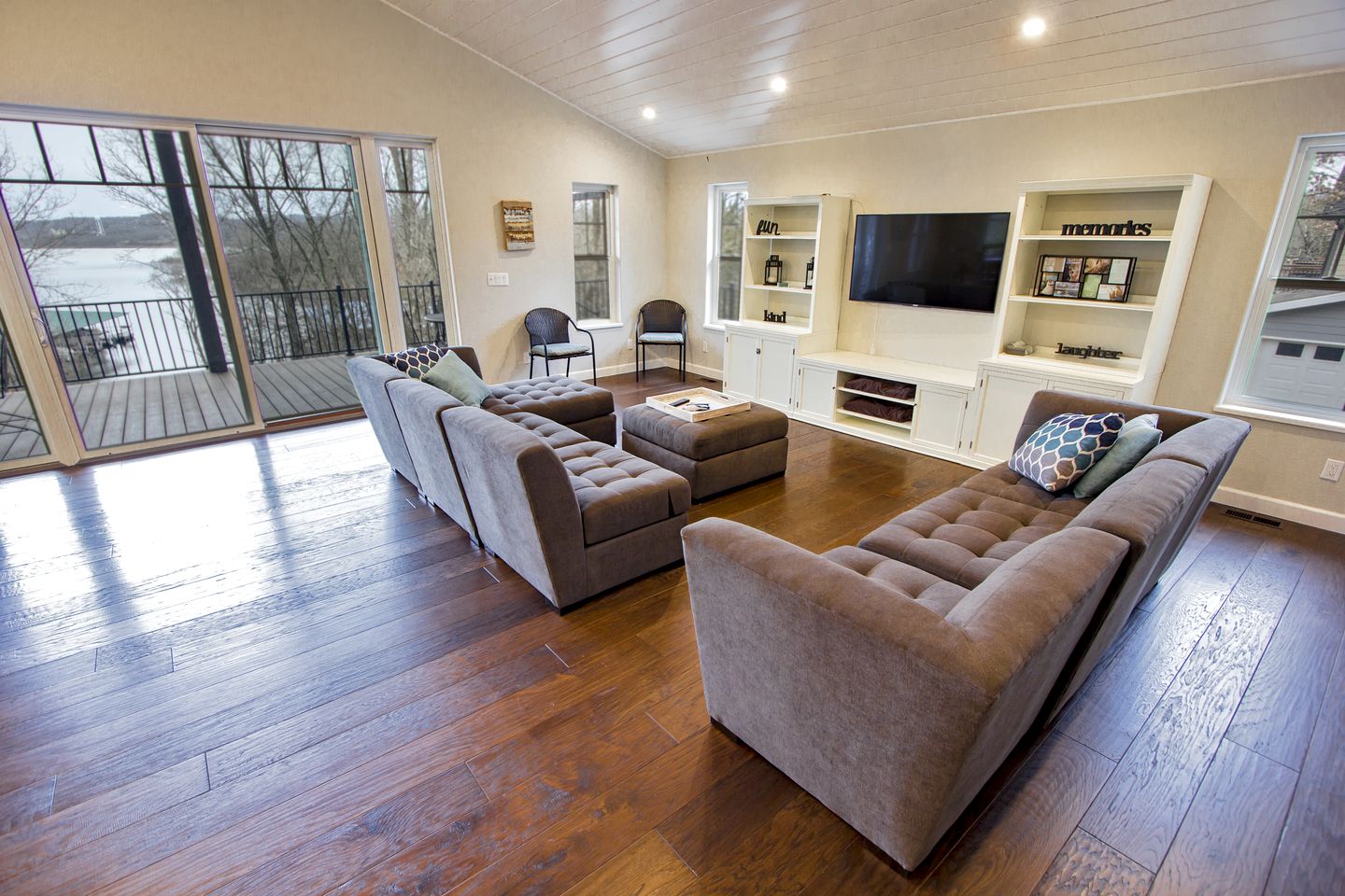 Lakefront Getaway in Blue Eye, Missouri