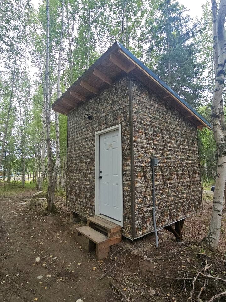 Quiet Cabin Stay With Play Area Great For Families Looking For An Outdoor Adventure in Houston, Alaska