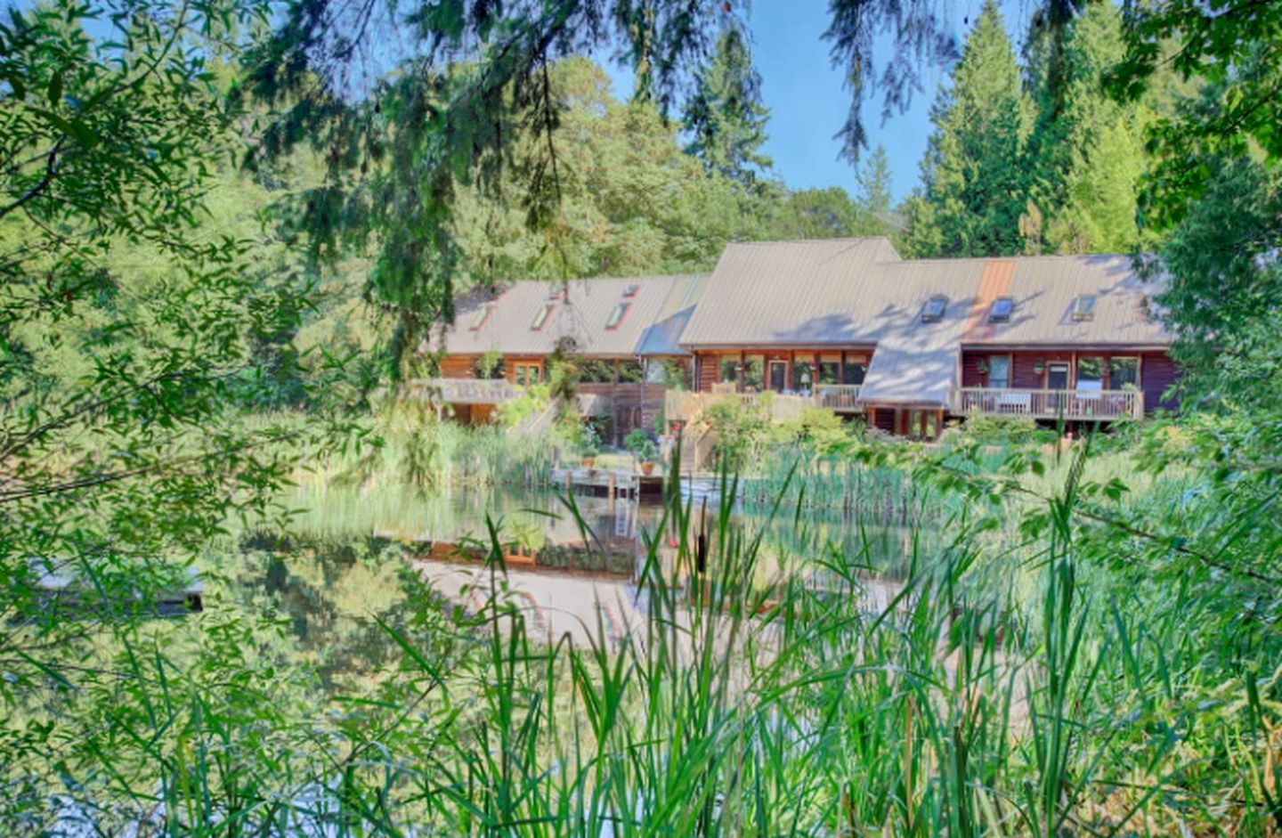 Beautiful Cabin Rental Perfect for Large Groups and Families near Tacoma, Washington