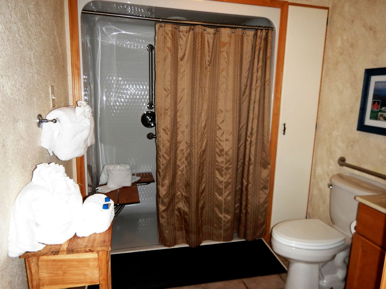 Cozy Rustic Cabin with Hot-tub and Swimming Pool in Mount Ida, Arkansas