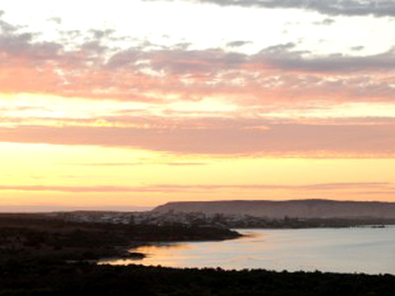 Eco-Friendly Cabin with a Deck and Ocean Views near Venus Bay in South Australia