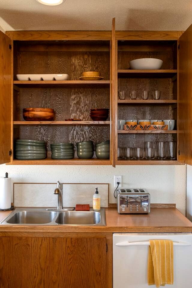 Panoramic Water and Olympic Mountain Views Modern Apartment Steps to Culture and Cuisine in Port Angeles, Washington