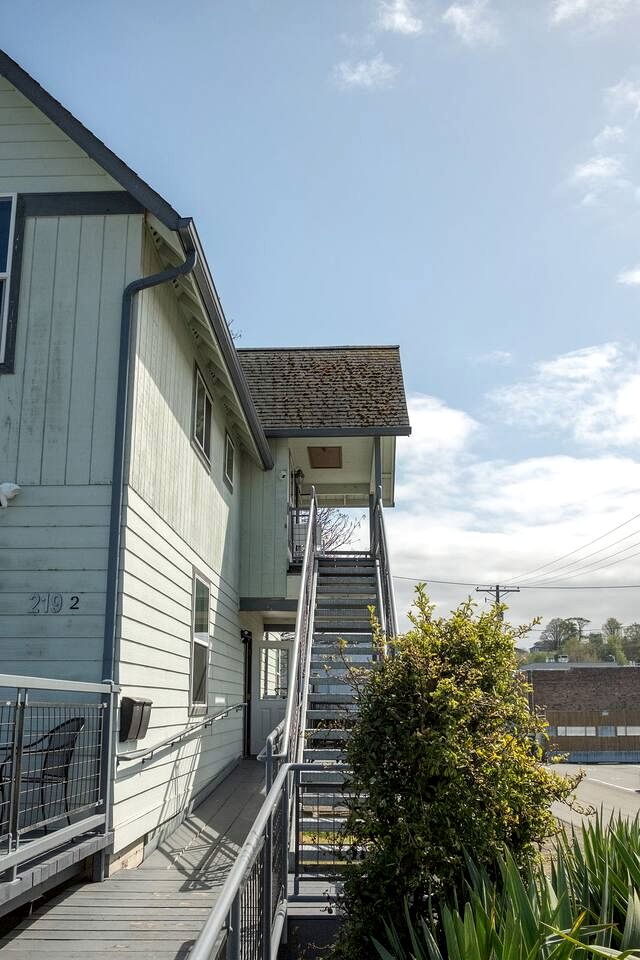 Panoramic Water and Olympic Mountain Views Modern Apartment Steps to Culture and Cuisine in Port Angeles, Washington
