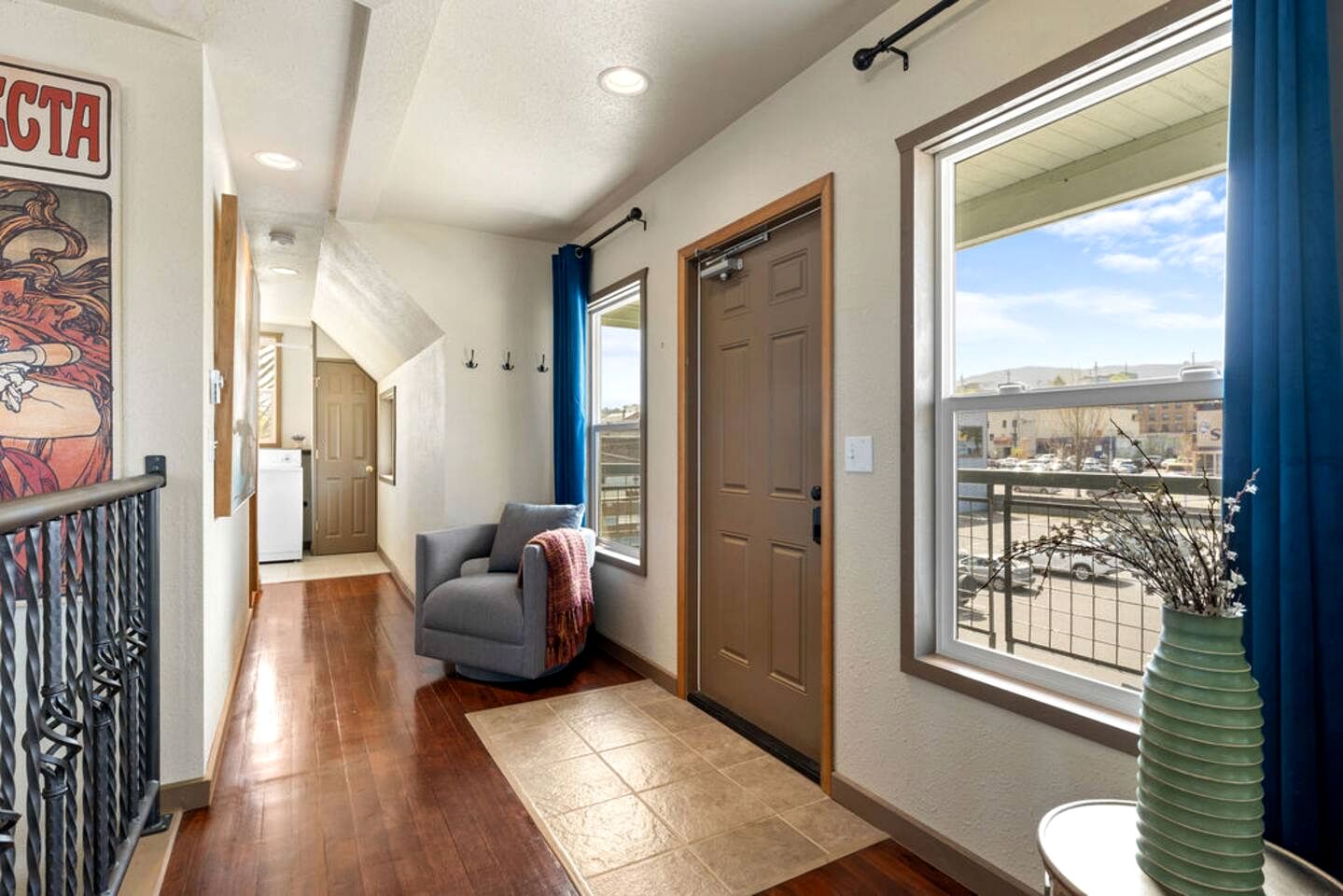 Panoramic Water and Olympic Mountain Views Modern Apartment Steps to Culture and Cuisine in Port Angeles, Washington