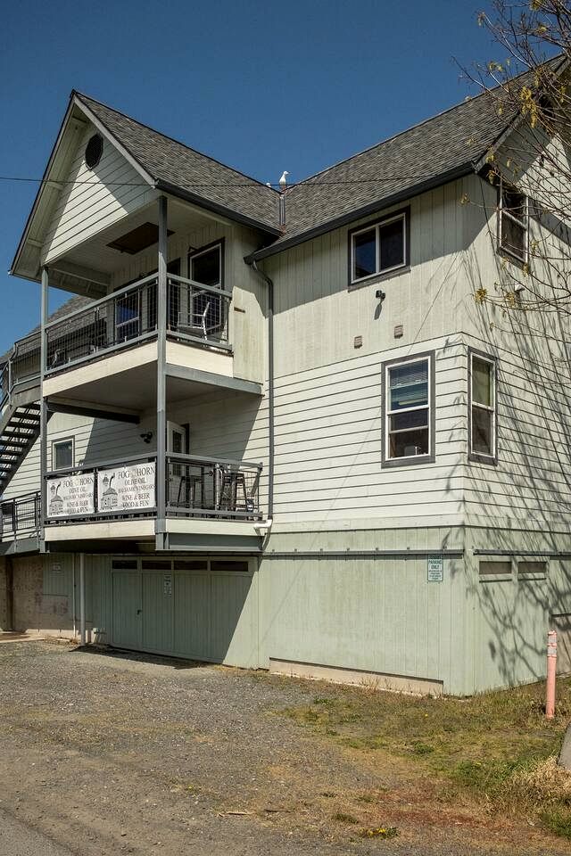 Panoramic Water and Olympic Mountain Views Modern Apartment Steps to Culture and Cuisine in Port Angeles, Washington
