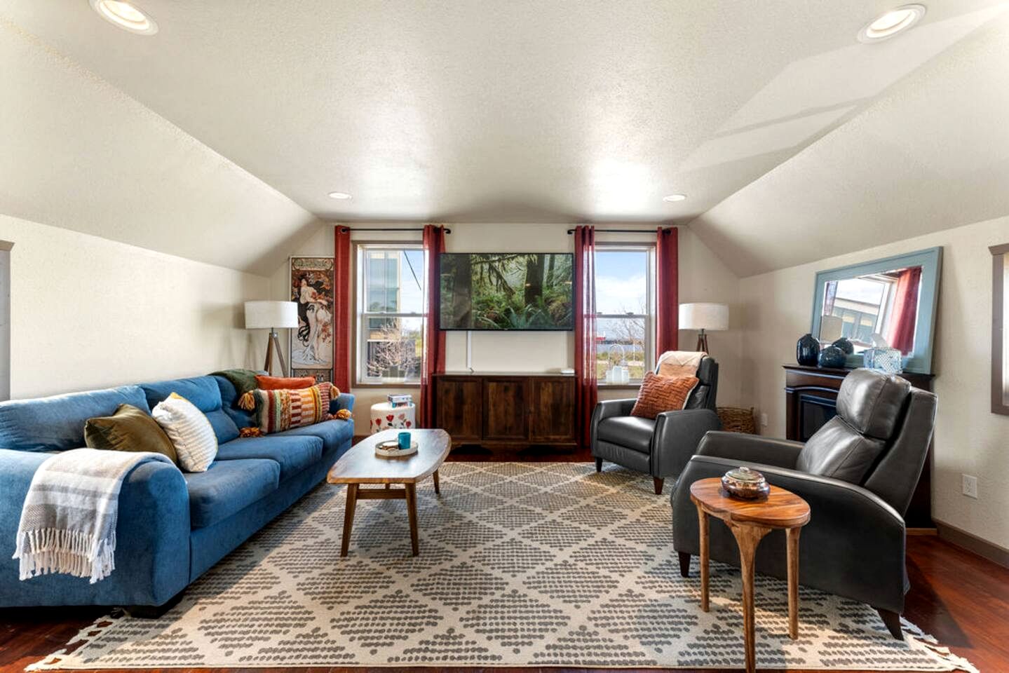 Panoramic Water and Olympic Mountain Views Modern Apartment Steps to Culture and Cuisine in Port Angeles, Washington