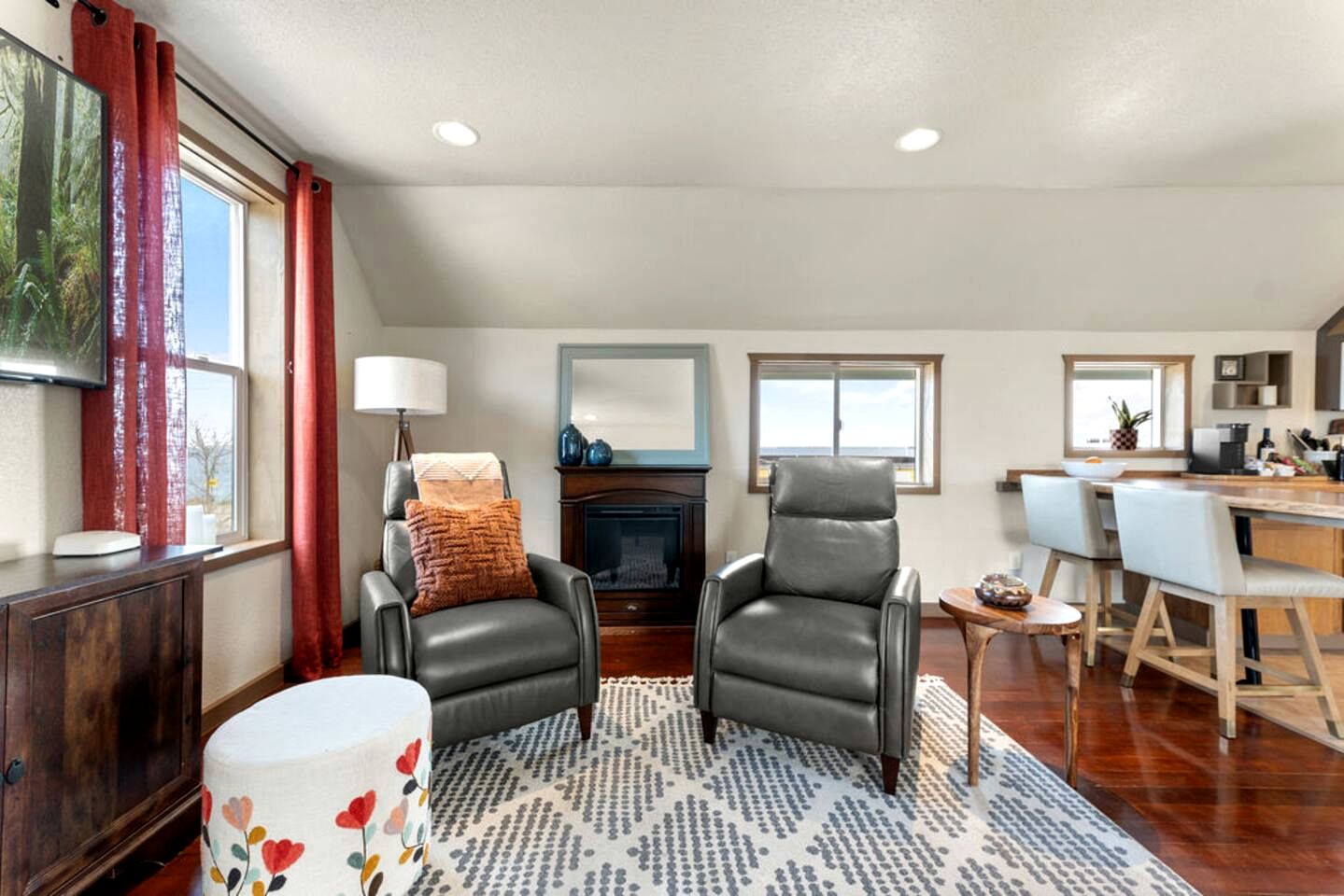 Panoramic Water and Olympic Mountain Views Modern Apartment Steps to Culture and Cuisine in Port Angeles, Washington