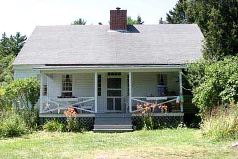 Cottages (West Boothbay Harbor, Maine, United States)