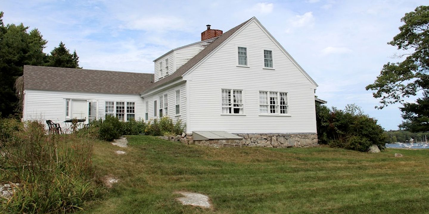 18th-Century Cottage with Historic Fixtures in Lincoln County, Maine